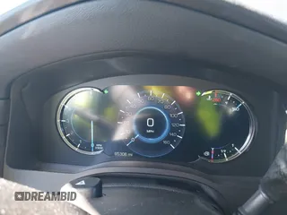 2017 Cadillac Escalade Luxury z VIN 1GYS3BKJ4HR348466, wystawiony jako IAAI lot #40900327 z przebiegiem 85 306 mil mil oraz . Historia ofert i sprzedaży dostępna na DreamBid. Obrazek 6.