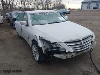 2013 Hyundai Genesis 3.8L with VIN KMHGC4DD9DU246579, listed as a IAAI auction lot 41458081 with 172,873 mi miles. Bid and sale history available at carsss.com. Image 1.