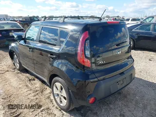 2015 Kia Soul z VIN KNDJN2A21F7126885, wystawiony jako IAAI lot #38411087 z przebiegiem 181 239 mil mil oraz . Historia ofert i sprzedaży dostępna na DreamBid. Obrazek 3.
