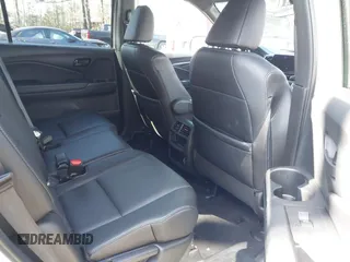 2023 Honda Passport EX-L z VIN 5FNYF8H56PB037470, wystawiony jako IAAI lot #41330084 z przebiegiem Nie podano mil oraz . Historia ofert i sprzedaży dostępna na DreamBid. Obrazek 8.