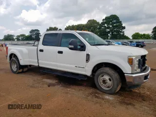 2019 Ford F-350 Lariat z VIN 1FT8W3CT5KEC67505, wystawiony jako Copart lot #58712455 z przebiegiem 198 476 mil mil oraz Czysty tytuł • Clean title. Historia ofert i sprzedaży dostępna na DreamBid. Obrazek 4.