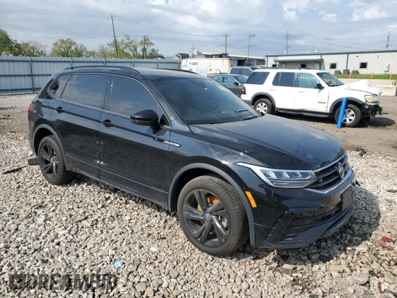 2024 Volkswagen Tiguan SE R-Line Black with VIN 3VV8B7AXXRM069081, listed as a Copart auction lot 56234265 with 14,019 mi miles and Salvage title. Bid and sale history available at DreamBid. Image 4.