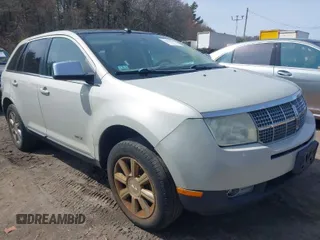 2007 Lincoln MKX with VIN 2LMDU88C47BJ16250, listed as a IAAI auction lot 41953222 with 131,576 mi miles. Bid and sale history available at carsss.com. Image 1.