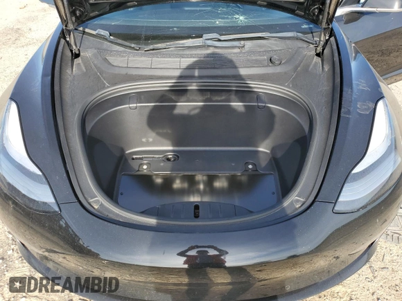 2018 Tesla Model 3 Long Range Battery z VIN 5YJ3E1EB4JF182495, wystawiony jako Copart lot #55627055 z przebiegiem 53 415 mil mil oraz Czysty tytuł • Clean title. Historia ofert i sprzedaży dostępna na DreamBid. Obrazek 11.