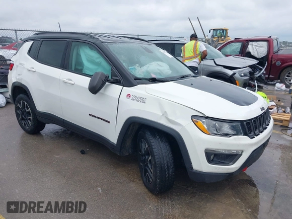 2020 Jeep Compass Trailhawk z VIN 3C4NJDDB6LT126585, wystawiony jako IAAI lot #42210794 z przebiegiem 132 220 mil mil oraz . Historia ofert i sprzedaży dostępna na DreamBid. Obrazek 1.