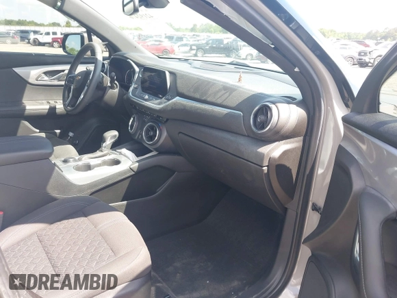 2021 Chevrolet Blazer LT with VIN 3GNKBCRS9MS582176, listed as a IAAI auction lot 42192476 with 29,863 mi miles and . Bid and sale history available at DreamBid. Image 5.