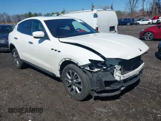 2017 Maserati Levante with VIN ZN661XUA6HX210610, listed as a IAAI auction lot 41867196 with 87,484 mi miles. Bid and sale history available at carsss.com. Image 1.
