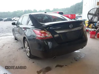 2013 Nissan Altima SV z VIN 1N4BL3AP1DC160671, wystawiony jako IAAI lot #42219112 z przebiegiem 211 825 mil mil oraz . Historia ofert i sprzedaży dostępna na DreamBid. Obrazek 3.