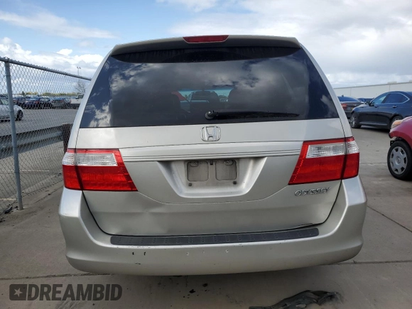 2005 Honda Odyssey EX-L z VIN 5FNRL38655B408107, wystawiony jako Copart lot #50918155 z przebiegiem 215 920 mil mil oraz Szkoda całkowita • Salvage title. Historia ofert i sprzedaży dostępna na DreamBid. Obrazek 6.