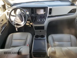 2018 Toyota Sienna XLE Auto Access Seat with VIN 5TDYZ3DC7JS903470, listed as a Copart auction lot 47938055 with 118,734 mi miles and Salvage Title. Bid and sale history available at carsss.com. Image 8.