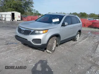 2013 Kia Sorento LX with VIN 5XYKT4A25DG389063, listed as a IAAI auction lot 41581301 with 167,726 mi miles. Bid and sale history available at carsss.com. Image 2.
