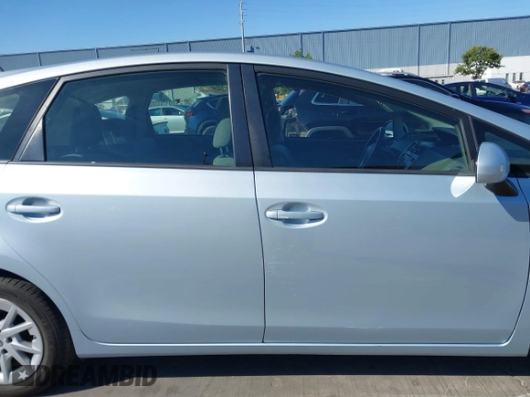 2013 Toyota Prius Two with VIN JTDZN3EU2D3273418, listed as a IAAI auction lot 40209238 with 138,606 mi miles and . Bid and sale history available at carsss.com. Image 13.