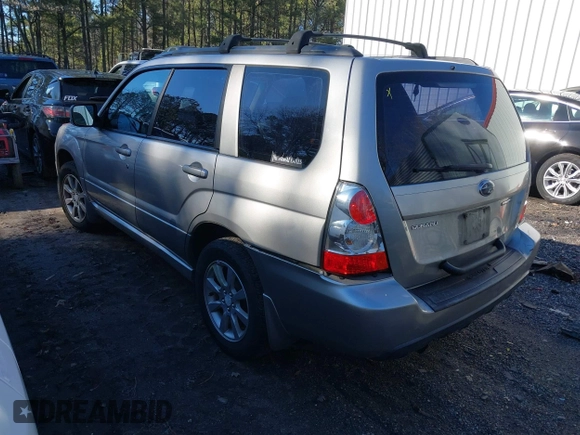 2007 Subaru Forester X w/Premium Pkg with VIN JF1SG65697H729488, listed as a IAAI auction lot 41567326 with 209,961 mi miles. Bid and sale history available at carsss.com. Image 3.