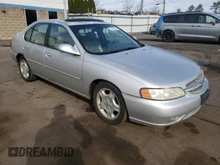 2000 Nissan Altima GXE with VIN 1N4DL01A4YC137166, listed as a Copart auction lot 50059335 with 113,740 mi miles and Salvage Title. Bid and sale history available at carsss.com. Image 4.
