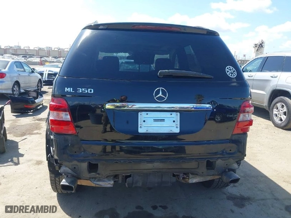2011 Mercedes-Benz M-Class ML 350 with VIN 4JGBB5GB4BA732065, listed as a IAAI auction lot 41939779 with 138,533 mi miles. Bid and sale history available at carsss.com. Image 17.