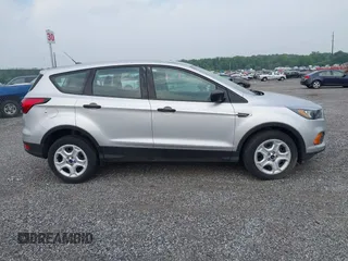 2019 Ford Escape S с VIN 1FMCU0F7XKUA86477, выставлен на аукционе IAAI как лот 42497551 с пробегом 17 985 миль миль и . История ставок и продаж доступна на DreamBid. Изображение 13.