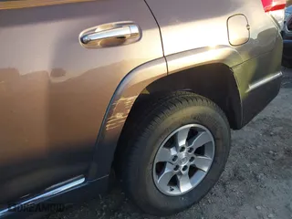 2011 Toyota 4Runner Trail with VIN JTEBU5JR5B5069176, listed as a IAAI auction lot 40907512 with 82,700 mi miles. Bid and sale history available at carsss.com. Image 17.