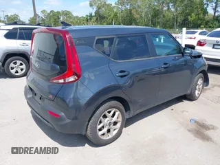 2020 Kia Soul S with VIN KNDJ23AU8L7073811, listed as a IAAI auction lot 39234877 with 42,594 mi miles. Bid and sale history available at carsss.com. Image 4.