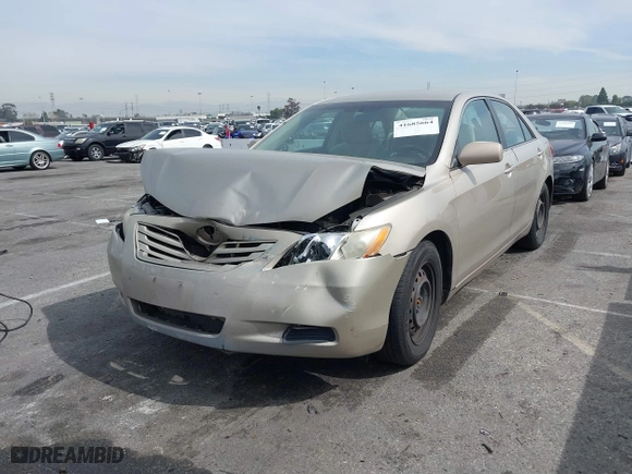 2008 Toyota Camry LE with VIN 4T1BK46K58U575861, listed as a IAAI auction lot 41685664 with 267,003 mi miles. Bid and sale history available at carsss.com. Image 2.