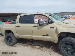 2017 Toyota Tundra 4WD SR5 with VIN 5TFDW5F16HX631528, listed as a IAAI auction lot 41829506 with 0 mi miles. Bid and sale history available at carsss.com. Image 13.