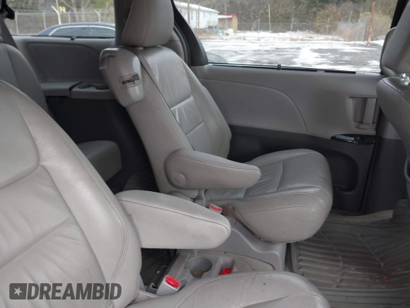 2018 Toyota Sienna XLE Auto Access Seat с VIN 5TDYZ3DC1JS908700, выставлен на аукционе IAAI как лот 41413945 с пробегом 159 340 миль миль и . История ставок и продаж доступна на DreamBid. Изображение 8.