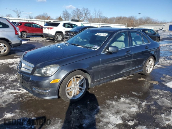 2013 Mercedes-Benz C 250 Sport z VIN WDDGF4HB3DA865383, wystawiony jako Copart lot #87461924 z przebiegiem 51 597 mil mil oraz Szkoda całkowita • Salvage title. Historia ofert i sprzedaży dostępna na DreamBid. Obrazek 1.