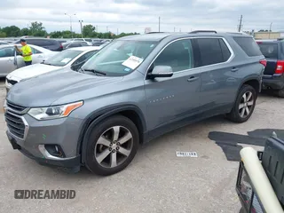 2018 Chevrolet Traverse LT z VIN 1GNERHKW3JJ135861, wystawiony jako IAAI lot #42189570 z przebiegiem 180 113 mil mil oraz . Historia ofert i sprzedaży dostępna na DreamBid. Obrazek 2.