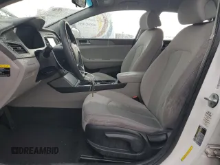 2016 Hyundai Sonata SE z VIN 5NPE24AF8GH268480, wystawiony jako Copart lot #59423185 z przebiegiem 141 474 mil mil oraz Nie do naprawy • Non repairable. Historia ofert i sprzedaży dostępna na DreamBid. Obrazek 7.