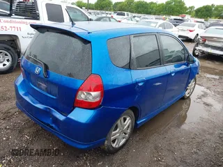 2007 Honda Fit Sport with VIN JHMGD37607S038310, listed as a IAAI auction lot 41904420 with 181,304 mi miles. Bid and sale history available at carsss.com. Image 4.