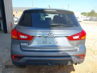2018 Mitsubishi Outlander SE z VIN JA4AR3AW4JU006449, wystawiony jako IAAI lot #42159454 z przebiegiem 84 336 mil mil oraz . Historia ofert i sprzedaży dostępna na DreamBid. Obrazek 16.