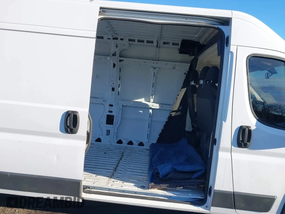 2017 Ram ProMaster Cargo with VIN 3C6TRVDGXHE505951, listed as a IAAI auction lot 41214244 with 285,962 mi miles. Bid and sale history available at carsss.com. Image 8.