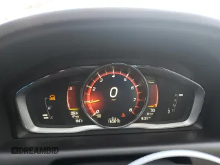 2017 Volvo XC60 Dynamic z VIN YV440MRR5H2107715, wystawiony jako Copart lot #60761085 z przebiegiem 162 810 mil mil oraz Czysty tytuł • Clean title. Historia ofert i sprzedaży dostępna na DreamBid. Obrazek 9.