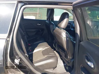 2019 Jeep Cherokee Latitude Plus with VIN 1C4PJMLB3KD321381, listed as a IAAI auction lot 42074933 with 181,575 mi miles and . Bid and sale history available at DreamBid. Image 8.