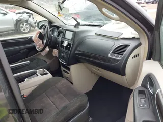 2011 Chrysler Town & Country Touring with VIN 2A4RR5DG0BR781302, listed as a IAAI auction lot 42049909 with 1 mi miles. Bid and sale history available at carsss.com. Image 5.