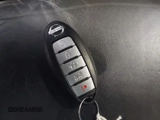 2016 Nissan Maxima SL z VIN 1N4AA6APXGC383444, wystawiony jako IAAI lot #41766069 z przebiegiem 92 629 mil mil oraz . Historia ofert i sprzedaży dostępna na DreamBid. Obrazek 11.