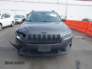 2021 Jeep Cherokee Latitude Plus z VIN 1C4PJMLB9MD140076, wystawiony jako IAAI lot #41998687 z przebiegiem 175 956 mil mil oraz . Historia ofert i sprzedaży dostępna na DreamBid. Obrazek 12.