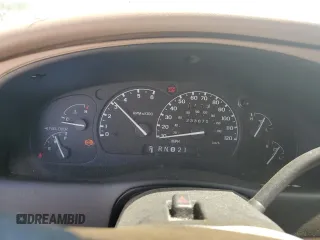 1999 Ford Explorer XLT z VIN 1FMZU32E8XUB73723, wystawiony jako Copart lot #53383835 z przebiegiem 233 675 mil mil oraz Szkoda całkowita • Salvage title. Historia ofert i sprzedaży dostępna na DreamBid. Obrazek 9.