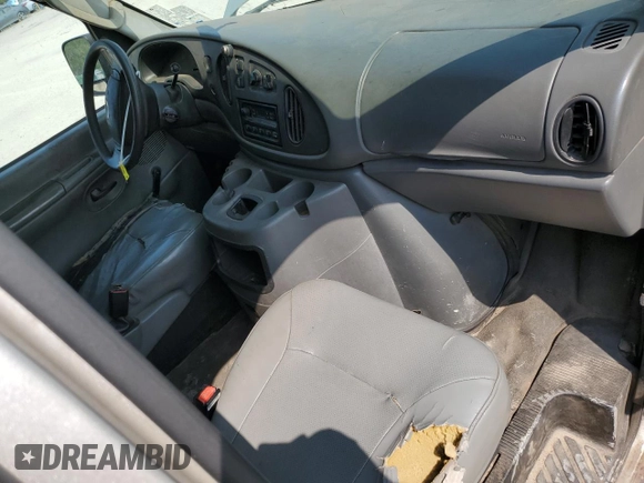 2003 Ford Econoline Passenger XL z VIN 1FBSS31S13HB64470, wystawiony jako Copart lot #55650805 z przebiegiem 278 968 mil mil oraz Szkoda całkowita • Salvage title. Historia ofert i sprzedaży dostępna na DreamBid. Obrazek 8.