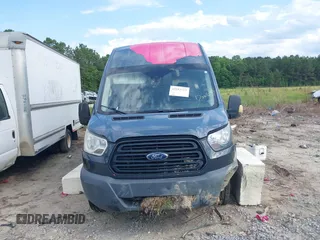 2019 Ford Transit z VIN 1FTYR3XMXKKB33312, wystawiony jako IAAI lot #42253712 z przebiegiem 68 590 mil mil oraz . Historia ofert i sprzedaży dostępna na DreamBid. Obrazek 12.