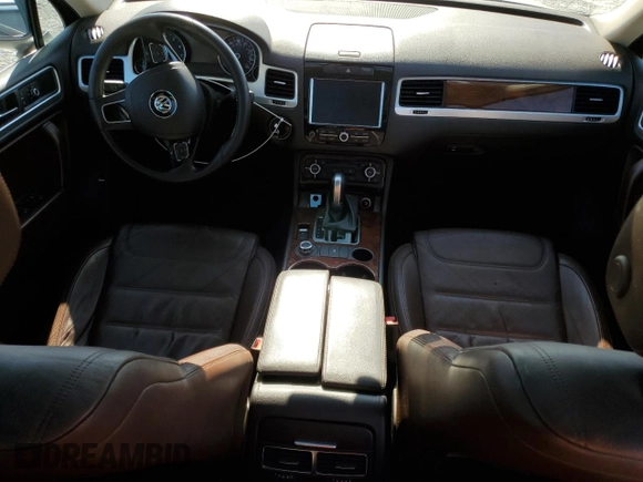 2011 Volkswagen Touareg Sport with VIN WVGFF9BPXBD000778, listed as a Copart auction lot 48529305 with 84,013 mi miles and Non Repairable. Bid and sale history available at DreamBid. Image 8.