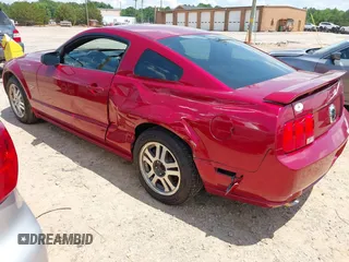 2006 Ford Mustang GT Deluxe with VIN 1ZVHT82H265256192, listed as a IAAI auction lot 42479963 with 181,111 mi miles and . Bid and sale history available at DreamBid. Image 3.