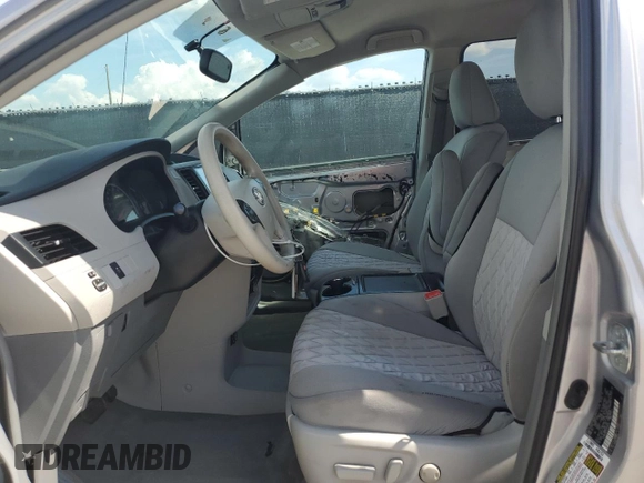 2012 Toyota Sienna LE AAS z VIN 5TDKK3DC7CS238373, wystawiony jako Copart lot #61186245 z przebiegiem 200 950 mil mil oraz Szkoda całkowita • Salvage title. Historia ofert i sprzedaży dostępna na DreamBid. Obrazek 7.