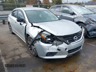 2016 Nissan Altima 2.5 S with VIN 1N4AL3AP4GC165136, listed as a IAAI auction lot 40798811 with 149,439 mi miles. Bid and sale history available at carsss.com. Image 1.