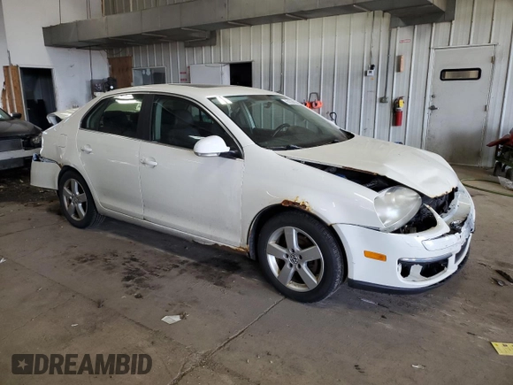 2008 Volkswagen Jetta SE z VIN 3VWRM71K48M168962, wystawiony jako Copart lot #61014415 z przebiegiem 165 679 mil mil oraz Nie do naprawy • Non repairable. Historia ofert i sprzedaży dostępna na DreamBid. Obrazek 4.