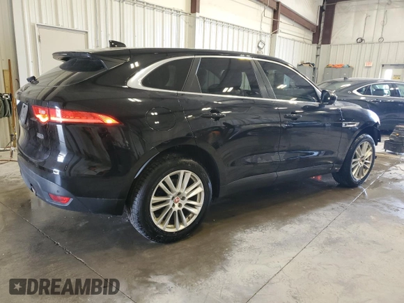 2019 Jaguar F-Pace 25t Prestige z VIN SADCK2GX0KA395143, wystawiony jako Copart lot #54383065 z przebiegiem 153 710 mil mil oraz Szkoda całkowita • Salvage title. Historia ofert i sprzedaży dostępna na DreamBid. Obrazek 3.