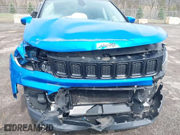 2018 Jeep Compass Altitude with VIN 3C4NJDBBXJT453197, listed as a IAAI auction lot 41955264 with 44,014 mi miles and . Bid and sale history available at carsss.com. Image 6.