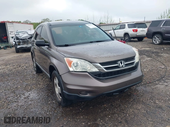 2010 Honda CR-V LX z VIN 5J6RE3H38AL000217, wystawiony jako IAAI lot #42051176 z przebiegiem 221 590 mil mil oraz . Historia ofert i sprzedaży dostępna na DreamBid. Obrazek 1.