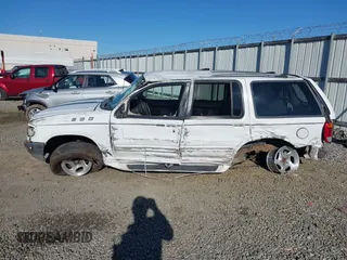 1998 Ford Explorer XL с VIN 1FMZU32E3WZB86901, выставлен на аукционе IAAI как лот 41808444 с пробегом 341 187 миль миль и . История ставок и продаж доступна на DreamBid. Изображение 14.