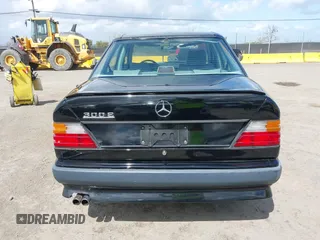 1987 Mercedes-Benz 300 with VIN WDBEA30D8HA397811, listed as a IAAI auction lot 41868336 with 124,720 mi miles. Bid and sale history available at carsss.com. Image 17.