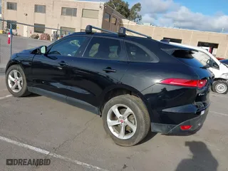 2017 Jaguar F-PACE 35t Premium with VIN SADCJ2BV6HA894918, listed as a IAAI auction lot 41712700 with 66,941 mi miles. Bid and sale history available at carsss.com. Image 3.